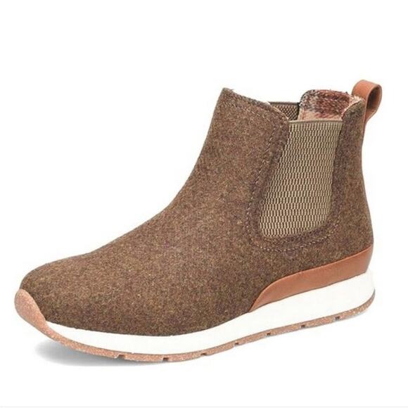 boc Shoes - b.o.c. Women's Kara Chelsea Booties 7 NWOT Brown Wool Combo Fabric